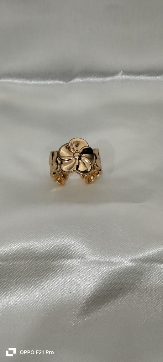 Flower Gold Bliss Ring – Romantic Edition