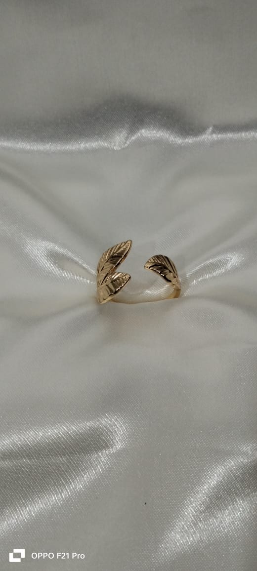 Leaves  Ring – perfect in Every Look
