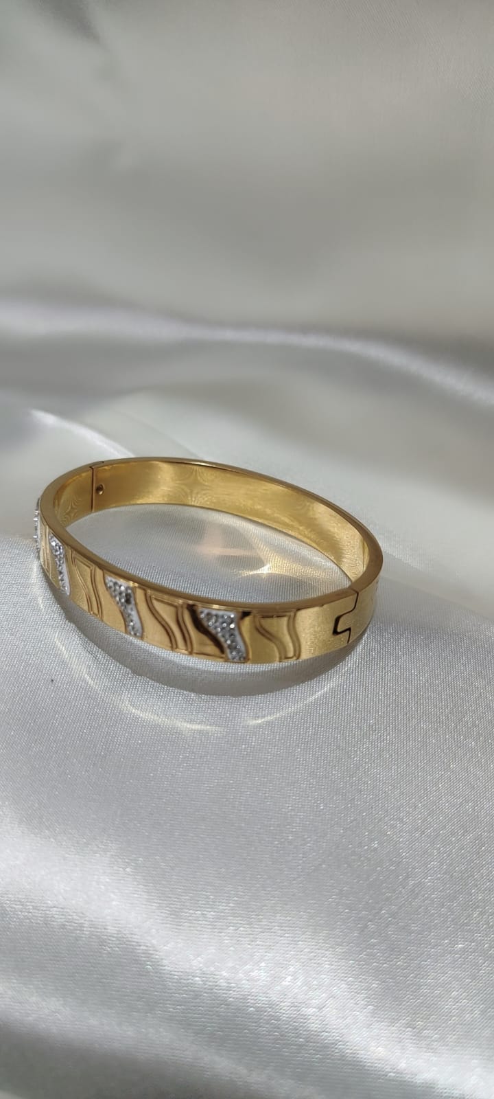 Suhana Dimond Bracelet
